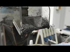 最先端の試薬を展示する実際のラボをご覧ください。